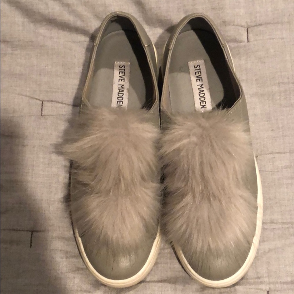 steve madden gray pompom shoes size 6.5